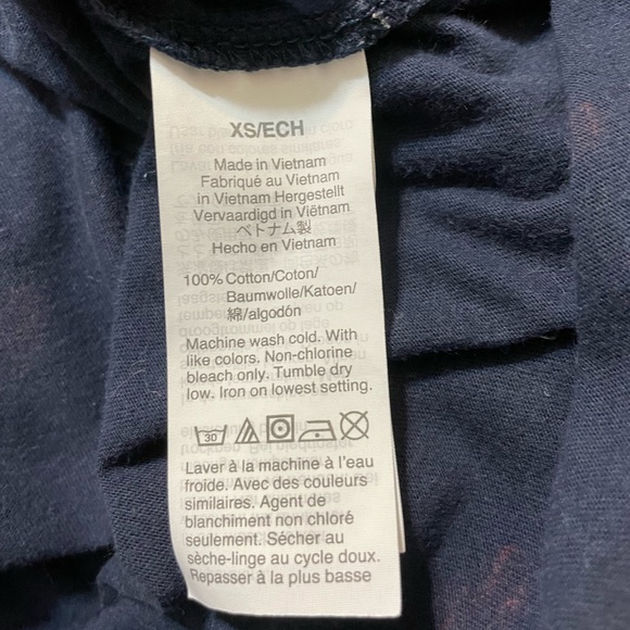 J.Crew • Navy Blue T-Shirt with red Hearts - Picture 7 of 7